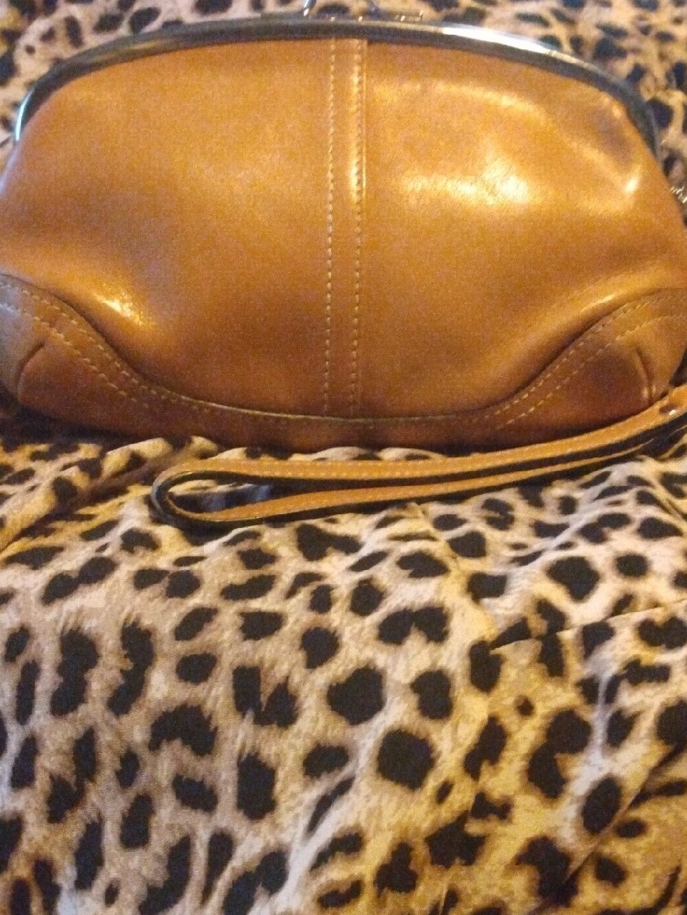 Vintage Coach Tan leather kiss purse clutch - Picture 5 of 7